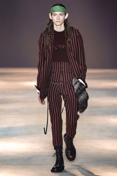 Look 5